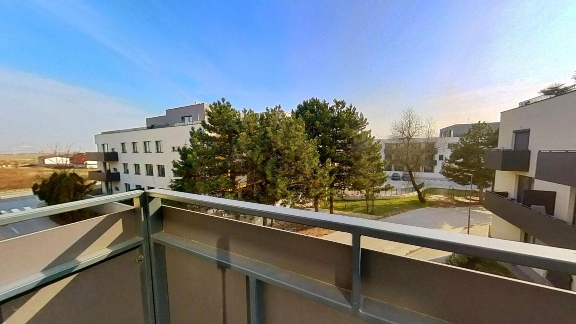 Air-Conditioned 2 Room Apartment, With Terrace, Rovinka, 302 Exterior foto